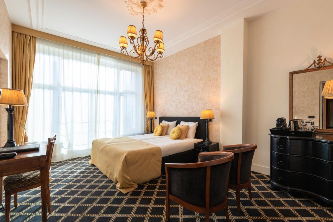Grand Boutique Hotel-Restaurant Huis Vermeer Deventer Eksteriør billede