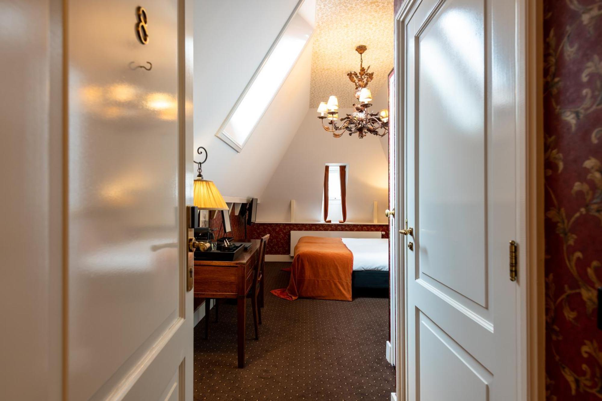 Grand Boutique Hotel-Restaurant Huis Vermeer Deventer Værelse billede