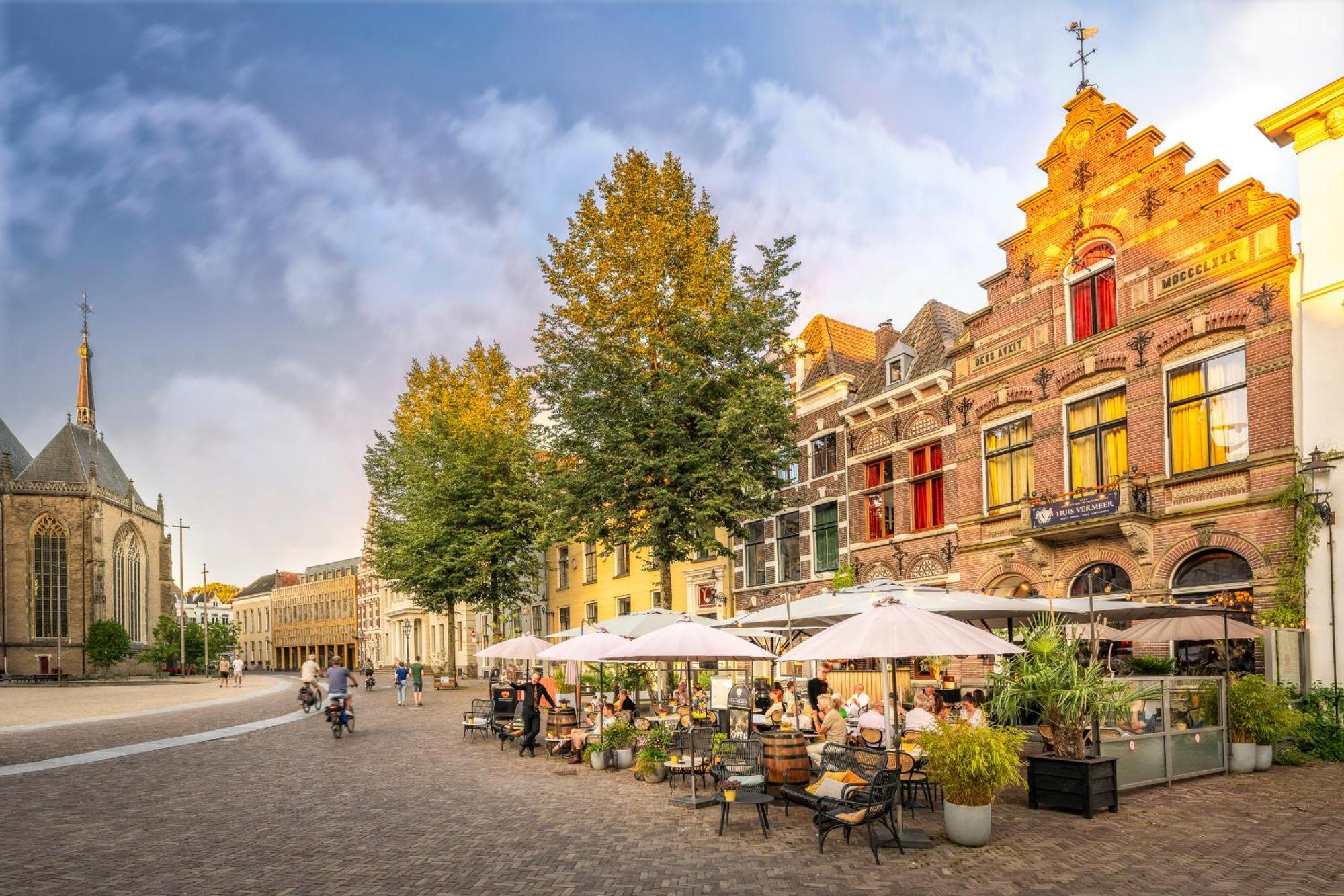 Grand Boutique Hotel-Restaurant Huis Vermeer Deventer Eksteriør billede